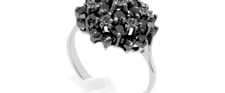 Wyjątkowy pierścionek zaręczynowy